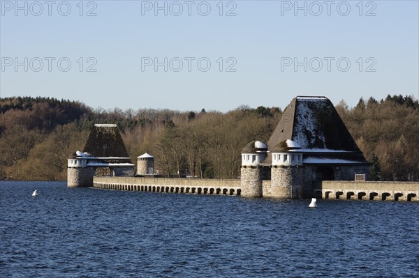 Barrier wall