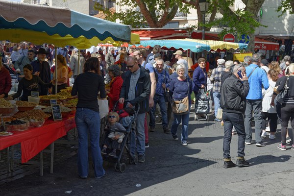 Market in Frontignan