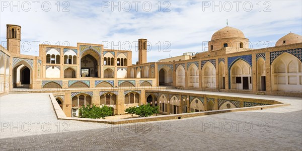 Agha Bozorg Mosque