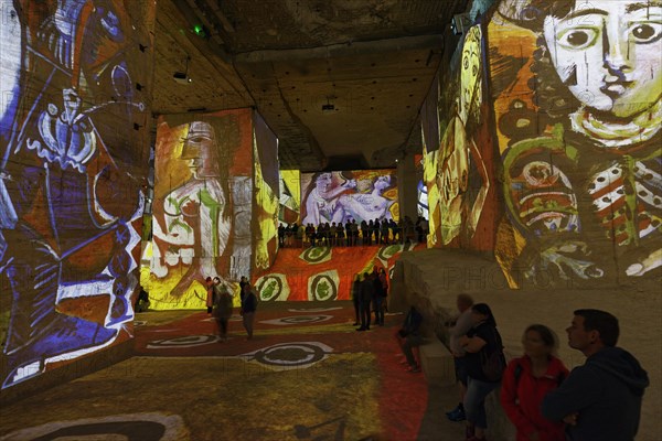 Light and pictureshow Carrieres des Lumieres