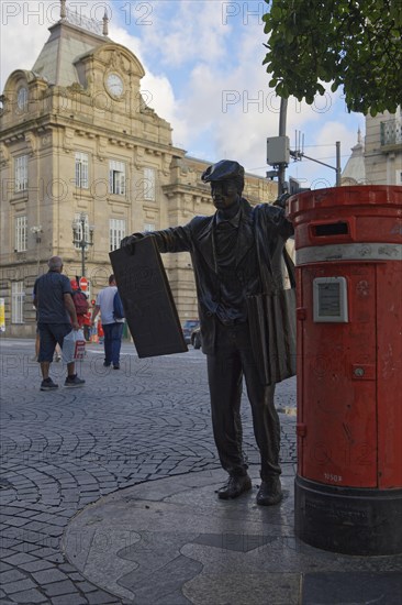 Sculpture Newspaper carrier