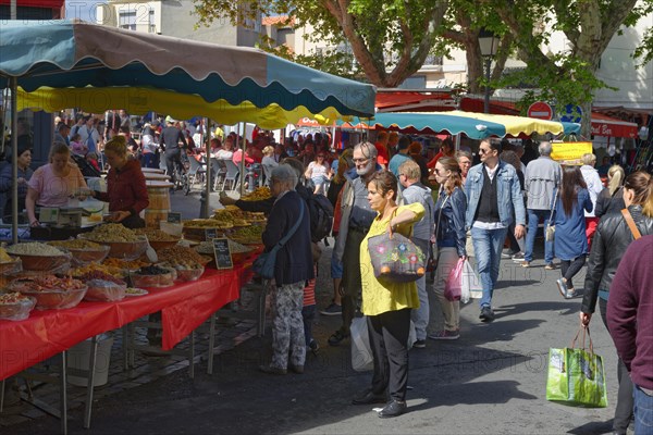 Market in Frontignan
