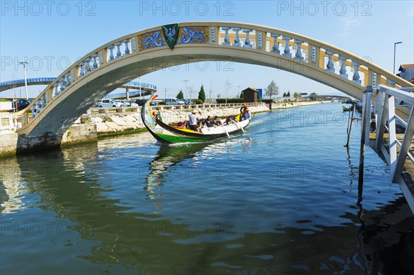 Moliceiro sailing on the Sao Roque Canal
