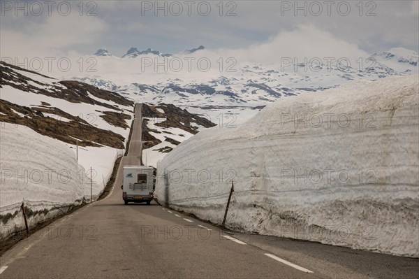 Snow Wall