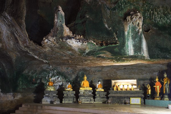 Buddha statues