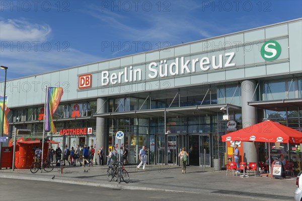 Suedkreuz train station