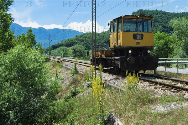 Maintenance locomotive