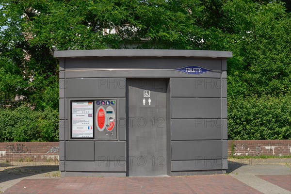 Public toilet