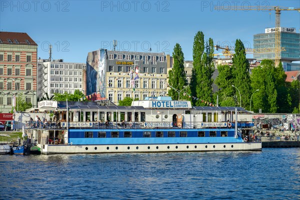 Hotel ship Eastern Comfort