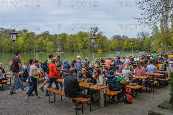 Seehaus beer garden at Kleinhesseloher See