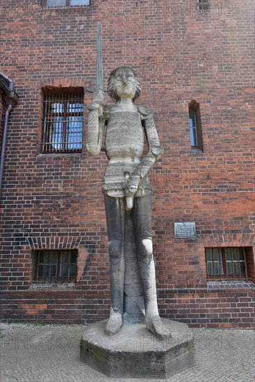 Roland Statue