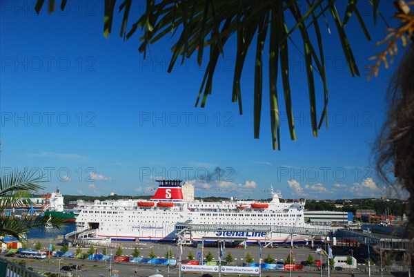 Passenger ship