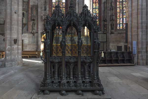 Sebaldus tomb by the sculptor Peter Vischer 1455 -1529