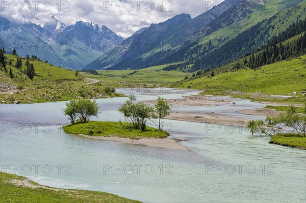 Aksu or Saryjaz River