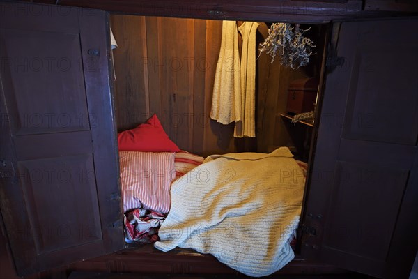 Sleeping alcove