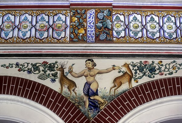 Embelishment in the wedding hall paintings. Murals on walls in a Nattukottai Chettiar Nagarathar house at Kadiyapatti in Chettinad