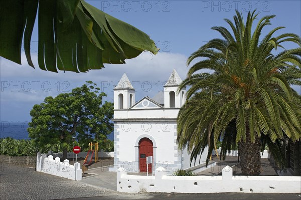 Chapel by the sea near San Andres