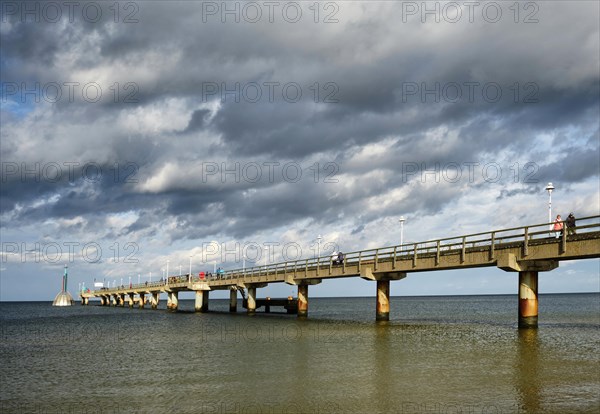 Zinnowitz pier with diving gondola