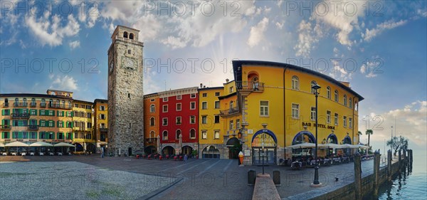 Piazza Novembre with Torre Apponale