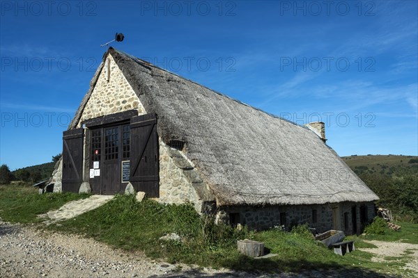 The jasserie of Coq Noir associative place of discovery of Haut Forez at the Col des Supeyres