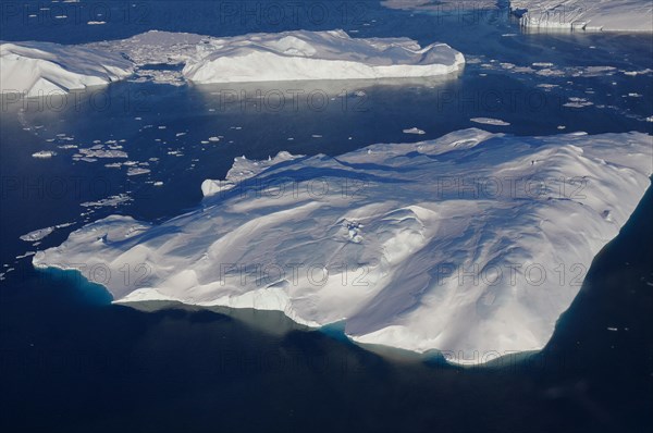 Icebergs from above