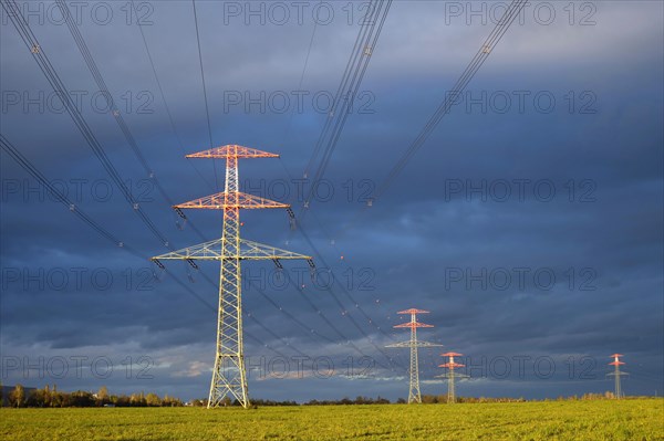 Power pylons