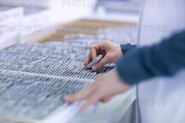 Sample storage and sorting in a histology laboratory