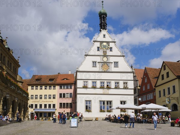Ratstrinkstube and Tourist Information on the Market Square