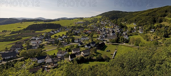 Panorama with view of the district Duedinghausen of the town Medebach