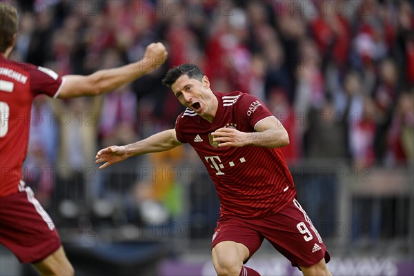 Goal celebrations Robert Lewandowski and Thomas Mueller FC Bayern Munich FCB