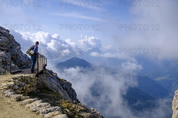 Hikers on the Skywalk