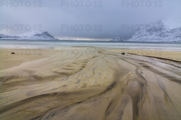 Surf on the beach of Haukland