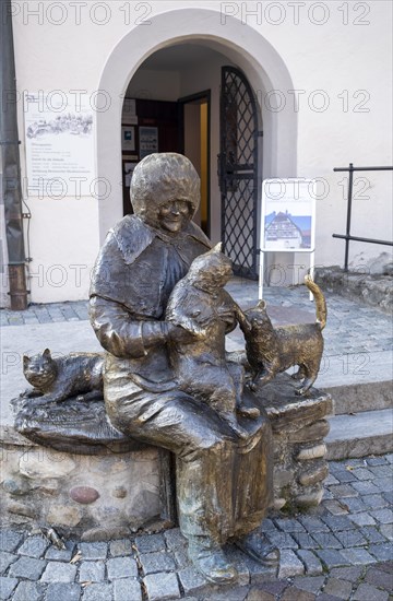 Monument to Maria Neff by the Eggenfelden artist Joseph Michael Neustifter