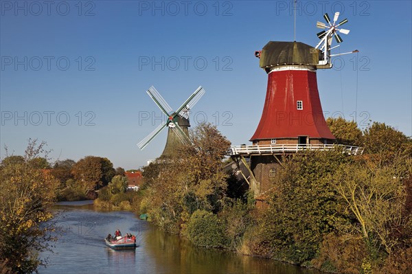 Twin mills at the old Greetsiel tidal flat
