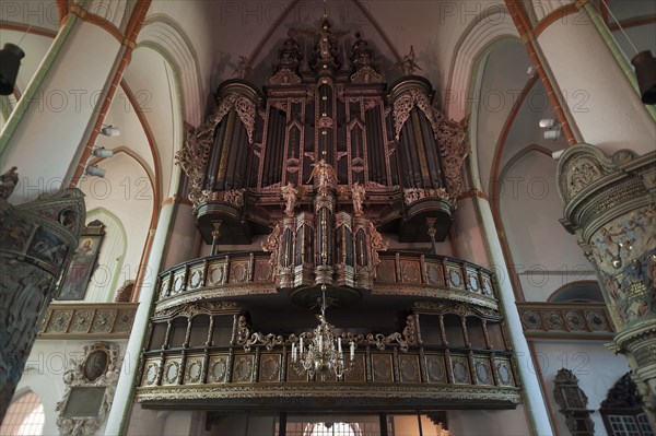Large baroque organ