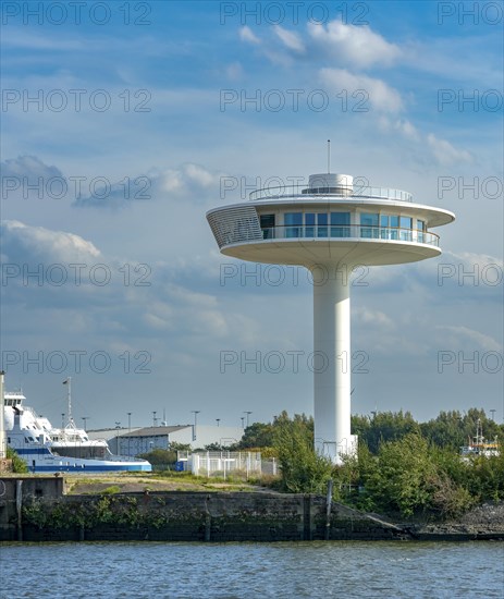 Trendsetting living in Lighthouse Zero on top of Baakenhoeft