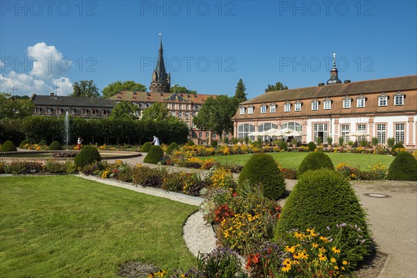 Pleasure garden with castle and orangery