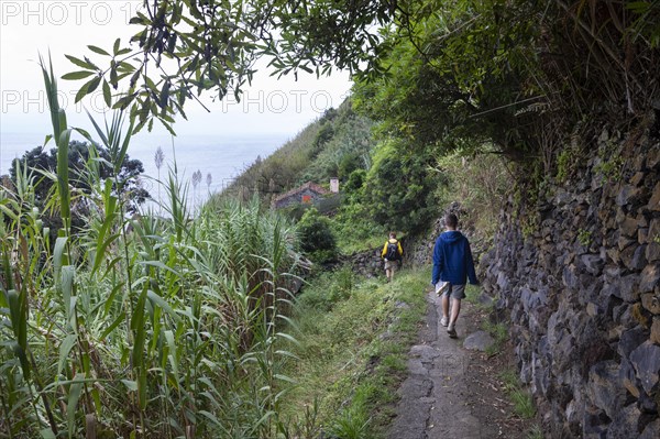 Hikers on the way to Rocha da Relva
