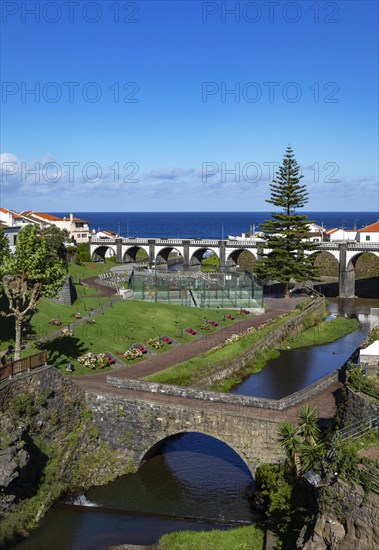 City Park with the Bridge of Eight Arches