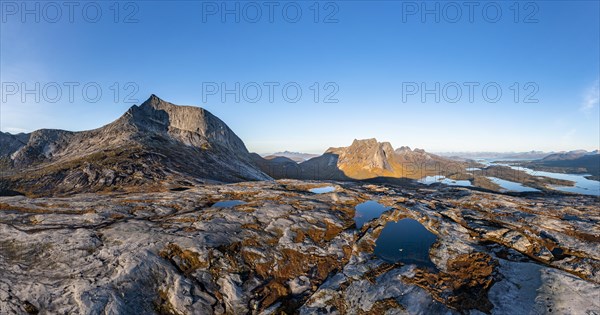 Mountains Kulhornet and Stortinden