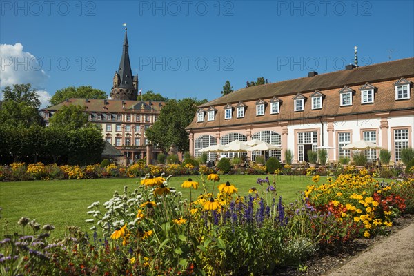 Pleasure garden with castle and orangery