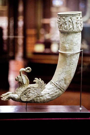 Ivory rhyton