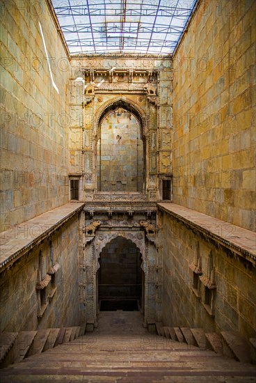 Raniji-ki-Baori stepped fountain