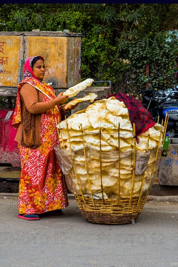 Bread Vendor Ring