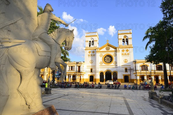 Monument to the Battle of Ingavi and Cathedral