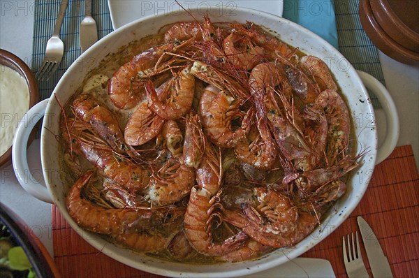 Fried prawns without head in shell