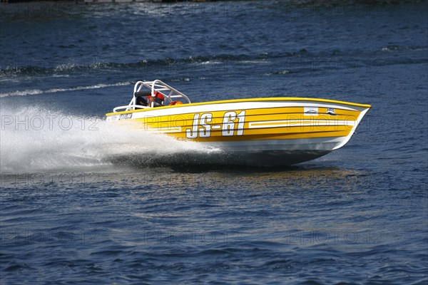 Boat racing on the Saint Lawrence River