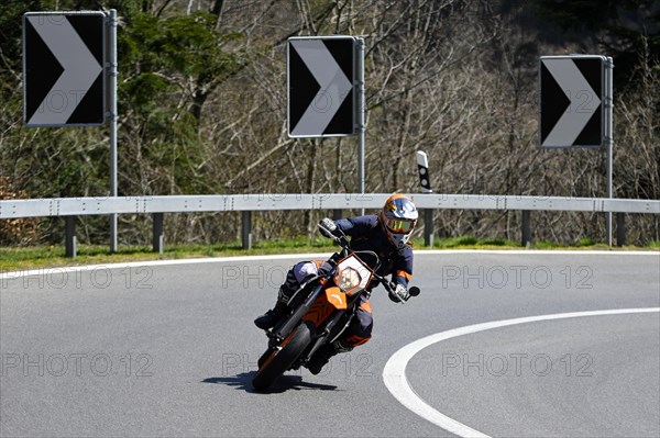 Pass ride motorcyclist