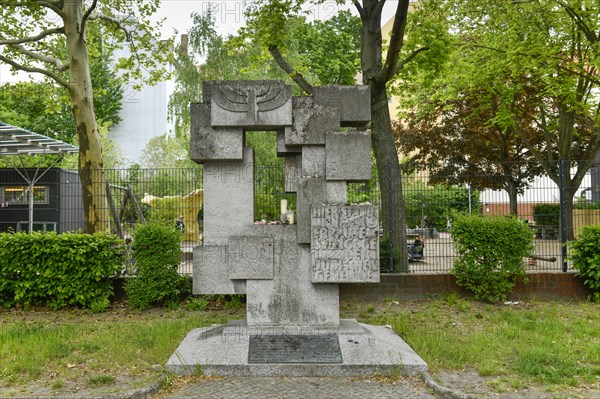 Memorial plaque