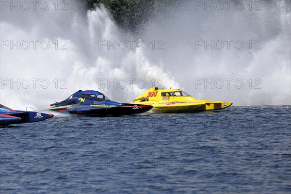 Hydroplane racing on the Saint Lawrence River